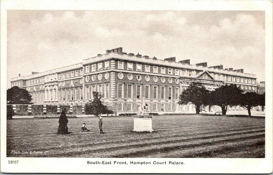 Postcard Undivided Back Unposted Hampton Court Palace