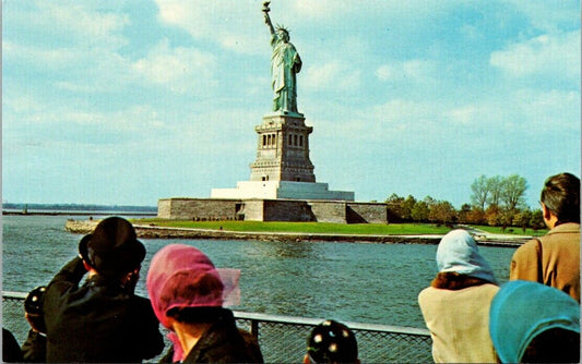 Postcard Statue Of Liberty National Monument Liberty Island New York Unposted