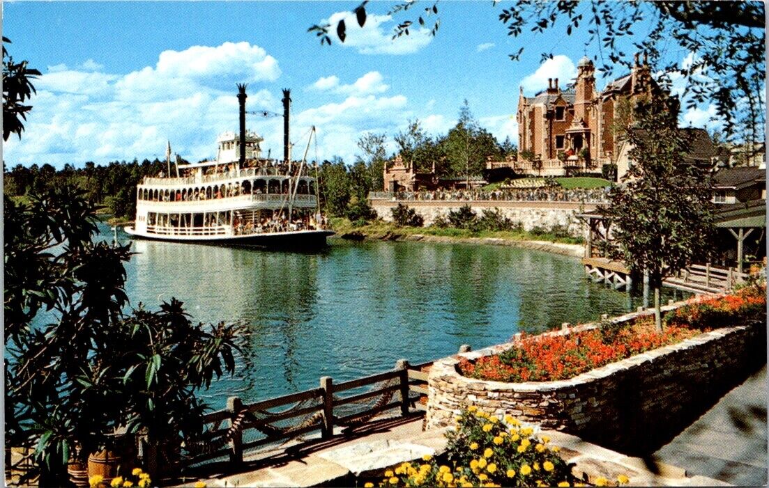 Vintage Postcard The Majestic Admiral Joe Fowler Cruising The Rivers Of America