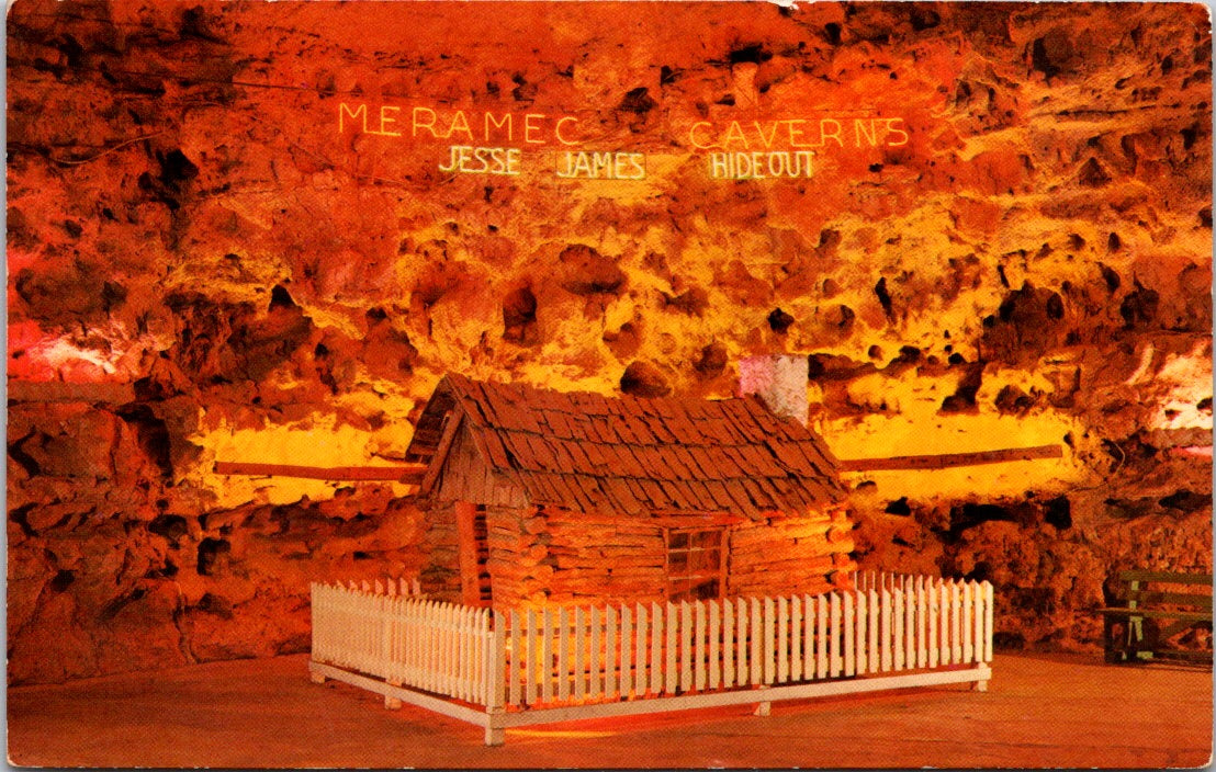 Vintage Postcard The Moonshiner's Cabin Meramec Caverns Missouri Unposted