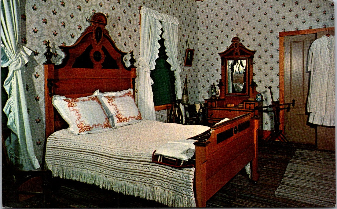 Vintage Postcard Bedroom The Robert Newell House Champoeg Oregon Unposted