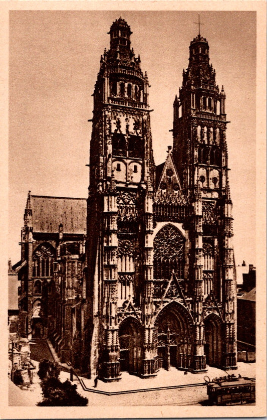 Vintage Postcard The Cathédrale Saint-Gatien Tours France Unposted