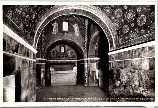 Vintage Postcard Interior Of Mausoleo di Galla Placidia Ravenna Italy Unposted