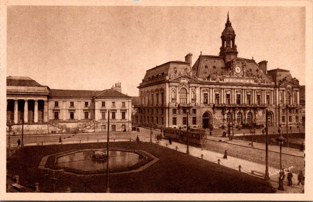 Vintage Postcard The Town Hall And Courthouse Tours France Unposted