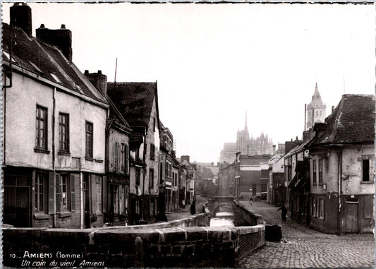 Vintage Postcard A Corner Of Old Amiens France Unposted