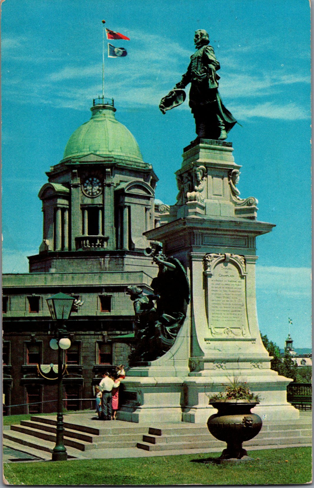 Vintage Postcard The Famous Champlain Monument On The Dufferin Terrace Quebec