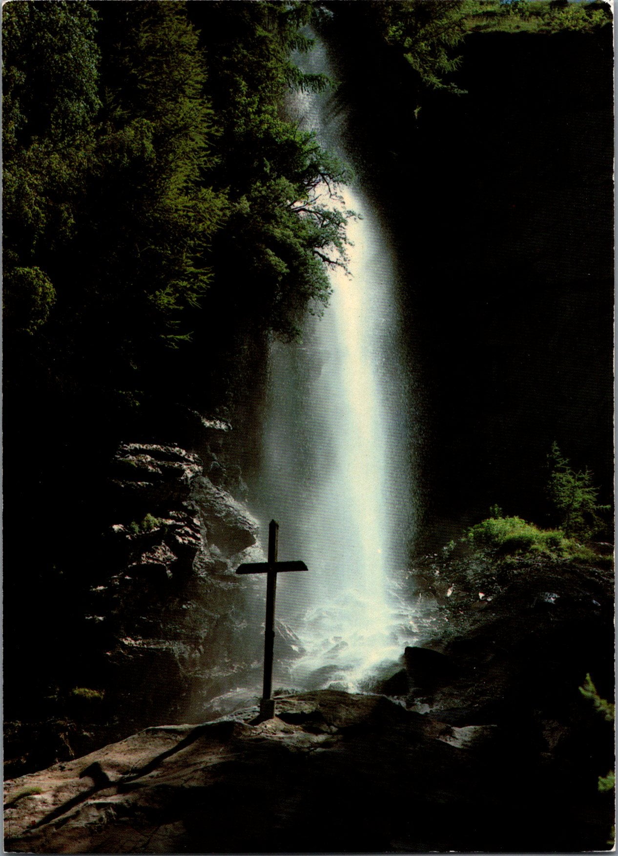 Vintage Postcard The Beautiful Waterfall On Taschbach Austria Unposted