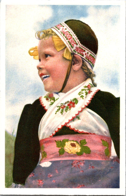 Vintage Postcard Little Girl Of Evolene Fillette d'Evolène Switzerland Unposted