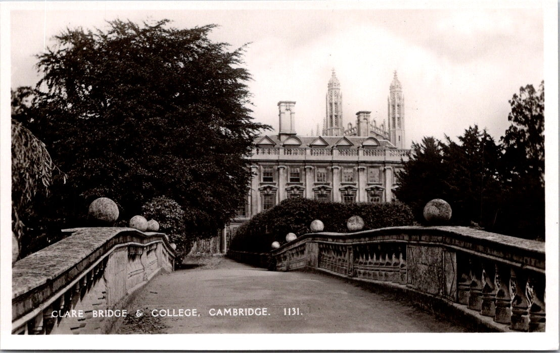 Vintage Postcard Clare Bridge And College Cambridge England Unposted