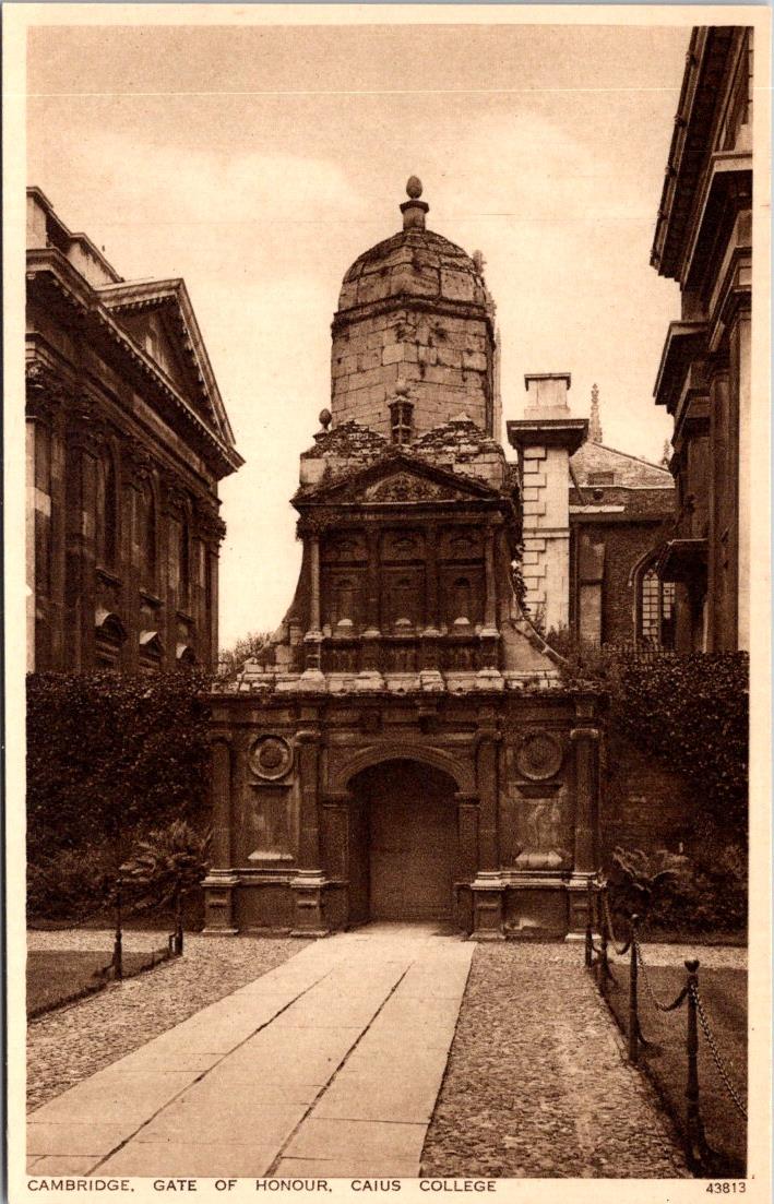 Vintage Postcard Cambridge Gate Of Honor Caius College England Unposted