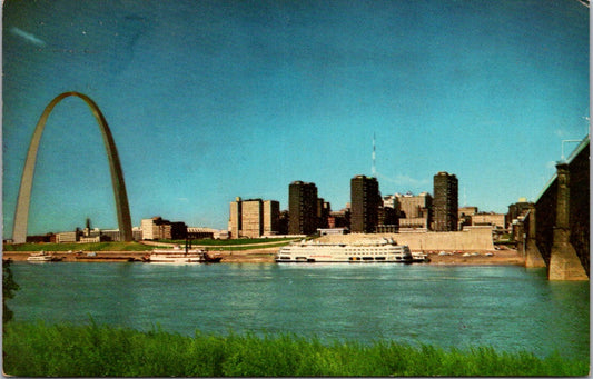 Vintage Postcard Saint Louis Skyline Missouri Gateway To The West Arch Unposted