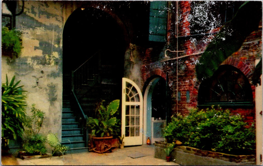 Vintage Postcard The Lovely Brulatour Courtyard Vieux Carre New Orleans Unposted