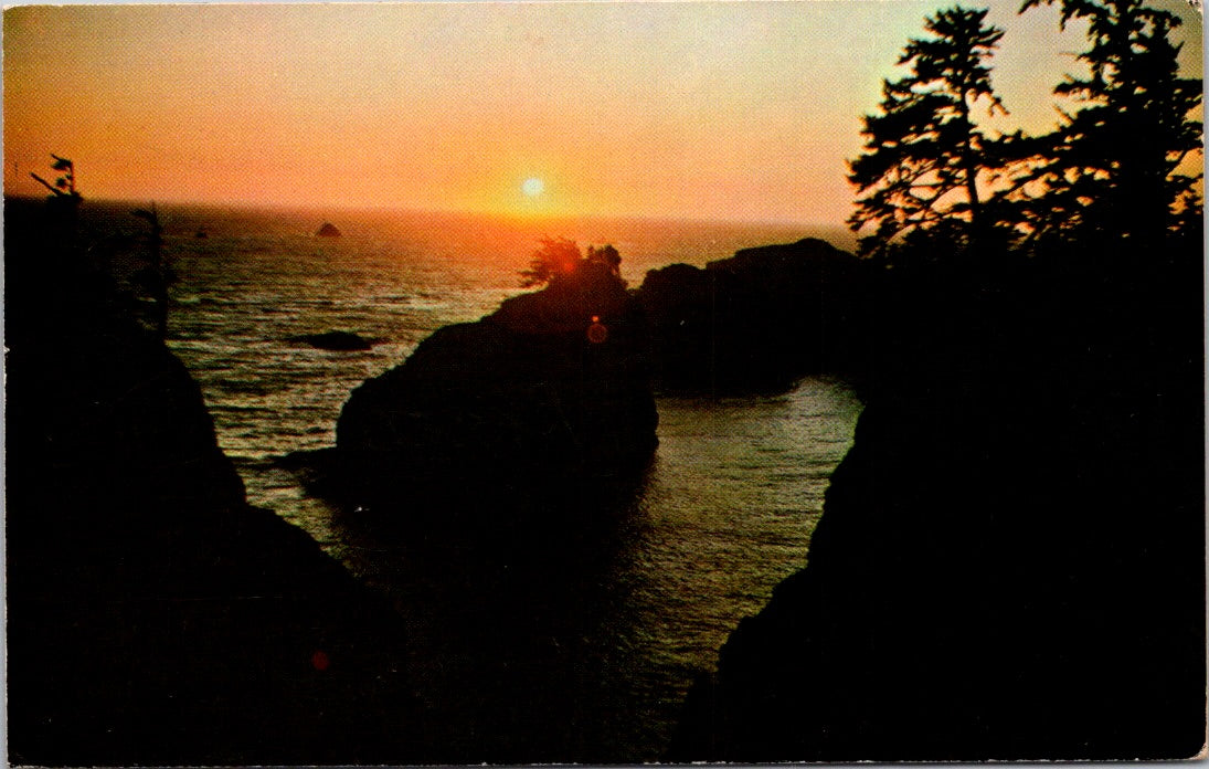 Vintage Postcard Sunset Over The Pacific On The Southern Oregon Coast Posted