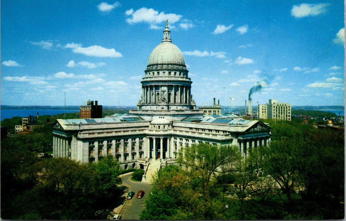 Vintage Postcard Wisconsin State Capitol Madison Wisconsin Unposted