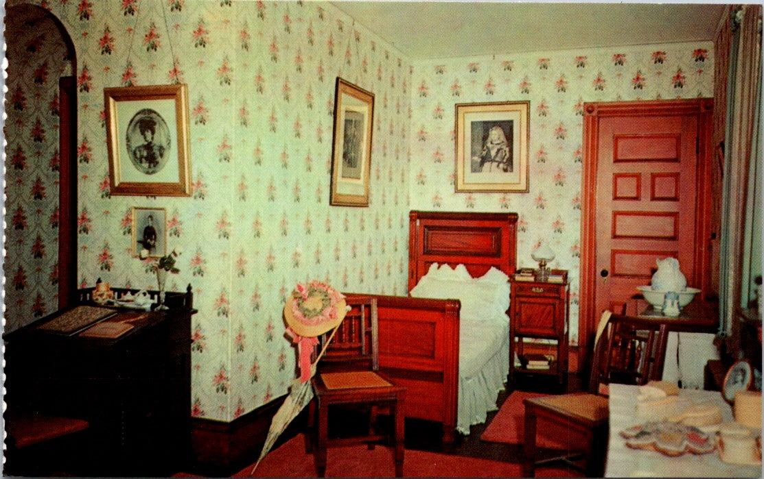 Vintage Postcard Bedroom Of Alice Roosevelt Sagamore Hill Long Island New York