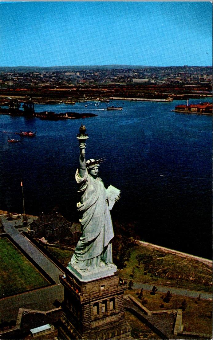 Vintage Postcard Aerial View Of Statue Of Libertly Bedloe's Island New York