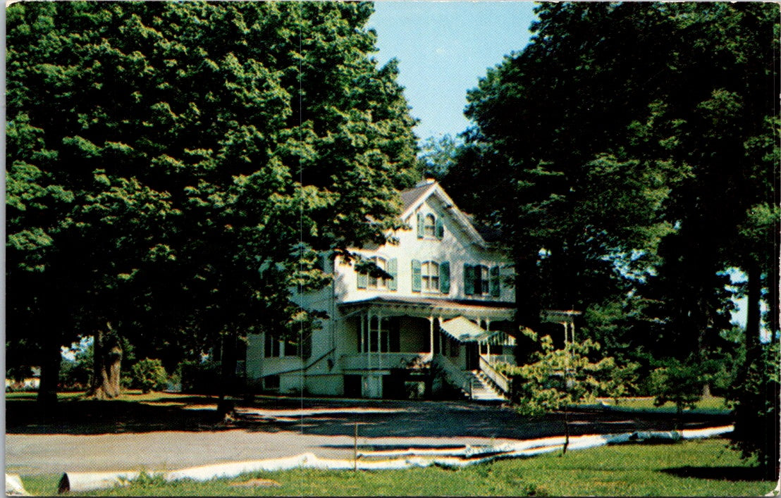 Vintage Postcard The Chateau Gracious Dining Luncheon Poughkeepsie New York