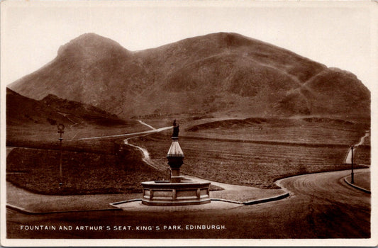 Vintage Postcard Fountain And Mcarthur's Seat King's Park Edinburg Unposted