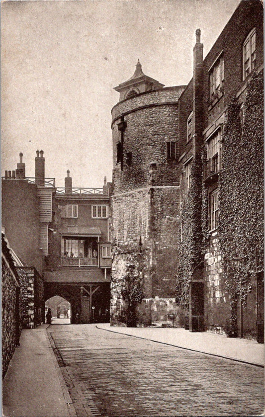 Vintage Postcard Tower Of London View Along Outer Ward Looking Byward Tower