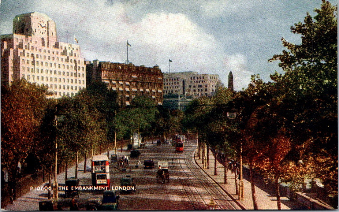 Vintage Postcard The Embankment England London United Kingdom Unposted