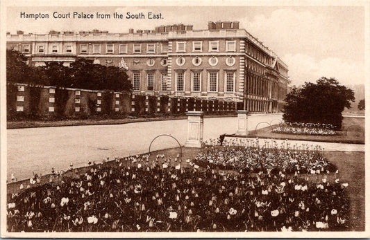 Vintage Postcard Hampton Court Palace From The South East England Unposted