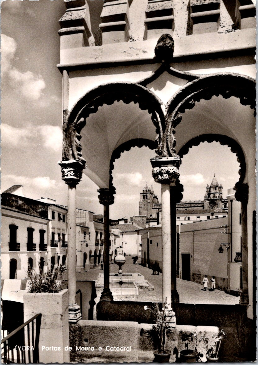 Vintage Postcard Portas De Moura Cathedral Evora Protugal Unposted