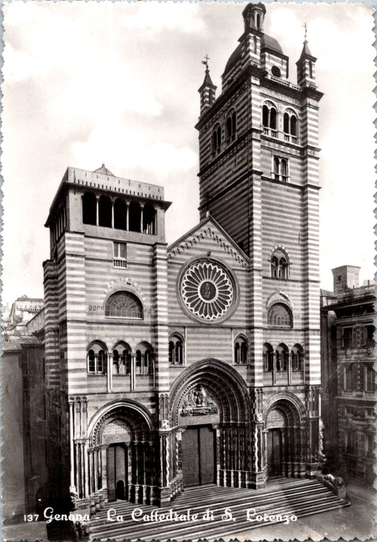 Vintage Postcard The Cattedrale di San Lorenzo Genoa Italy Unposted