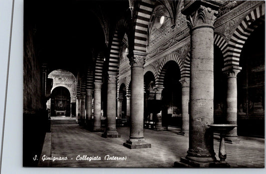 Vintage Postcard Interior Of The Collegiate Church of San Gimignano Italy