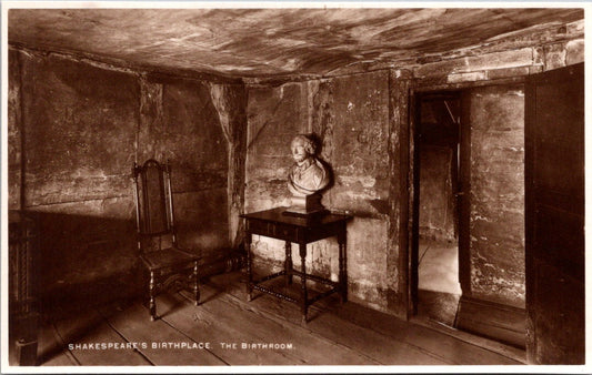 Vintage Postcard The Birthroom Shakespeare's Birthplace Museum England Unposted