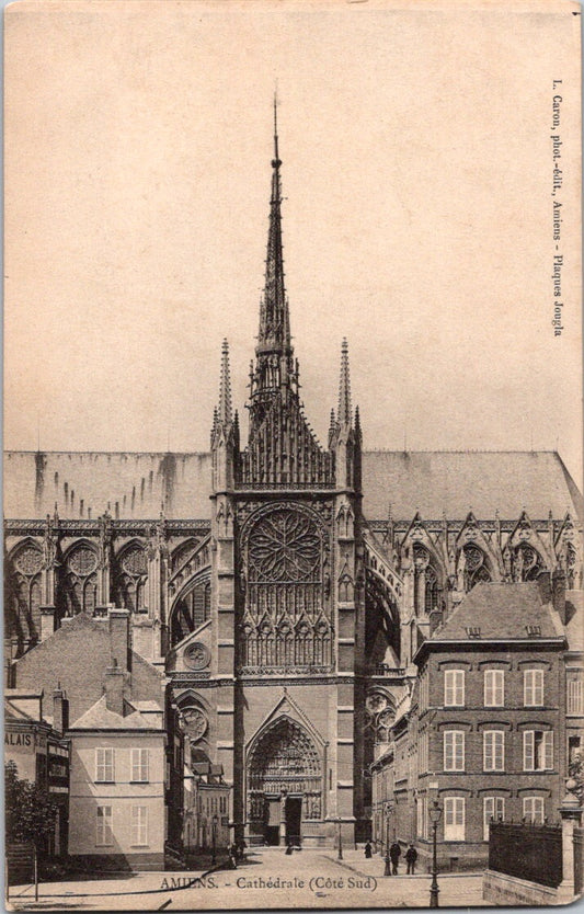 Vintage Postcard South Side Cathédrale Notre-Dame d'Amiens France Unposted