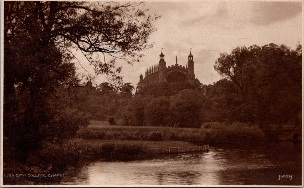 Vintage Postcard The Eton College Chapel England United Kingdom Unposted