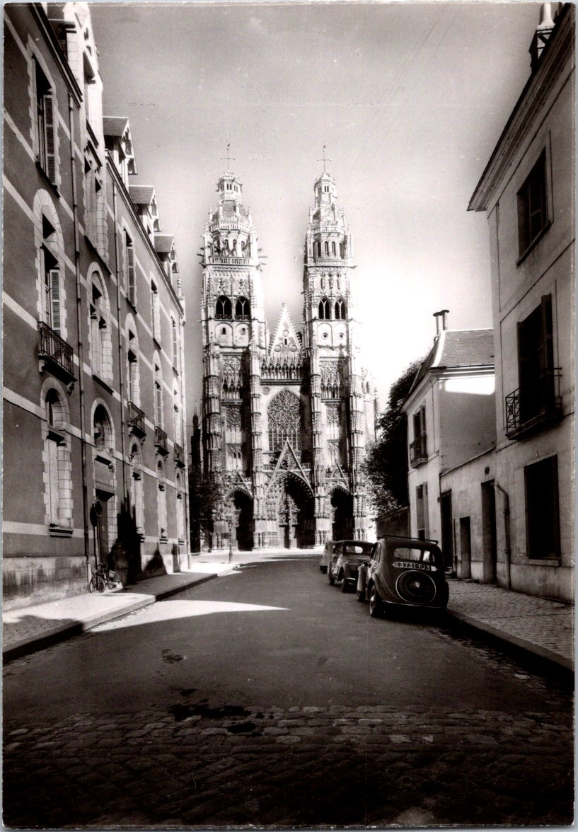 Vintage Postcard Cathédrale Saint-Gatien The Tours Cathedral France Unposted