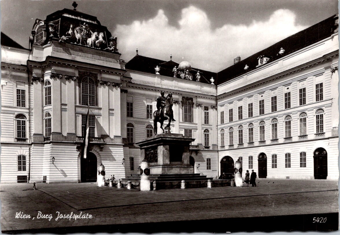 Vintage Postcard Joseph's Square Josefsplatz Castle Vienna Austria Unposted