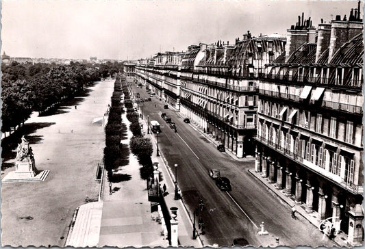 Vintage Postcard Rue de Rivoli And Tuileries Garden Paris France Unposted