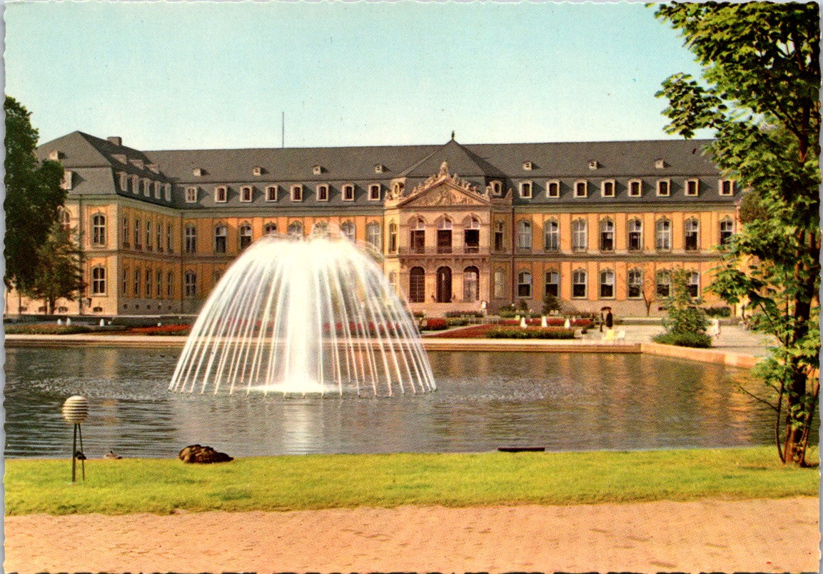 Vintage Postcard Stuttgart The New Castle Germany Unposted