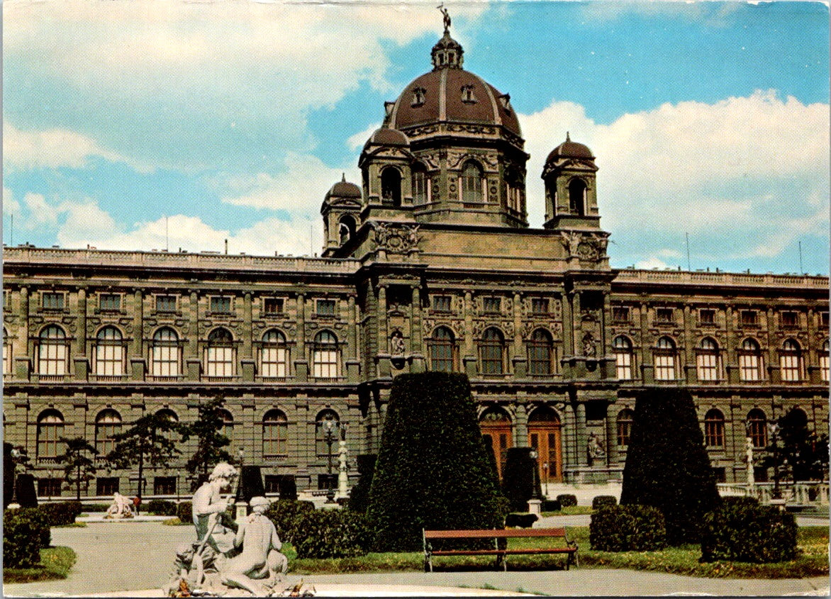 Vintage Postcard Vienna Museum Austria Kunsthistorisches Museum Wien Unposted