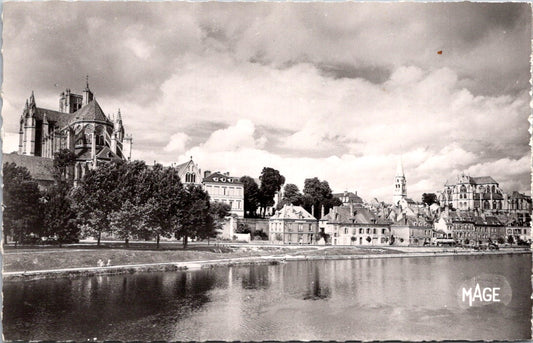 Vintage Postcard Saint Germaine And The Banks Of Yonne Saint-Étienne Cathedral