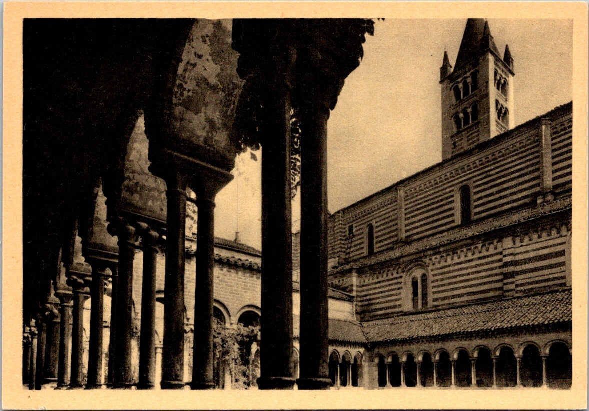 Vintage Postcard Cloister Details Of The Basilica di San Zeno Maggiore Unposted