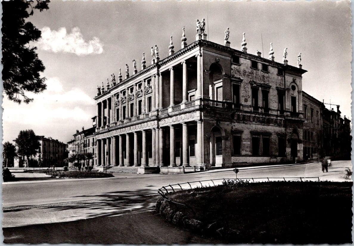 Vintage Postcard Museum Square Palazzo Chiericati Vicenza Italy Unposted