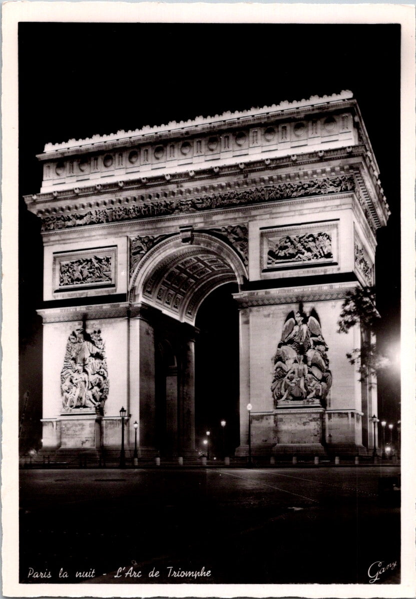 Vintage Postcard The Triumphal Arch Paris At Night France Unposted