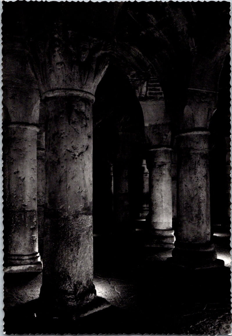 Vintage Postcard The Crypt Cathédrale Saint-Bénigne de Dijon France Unposted