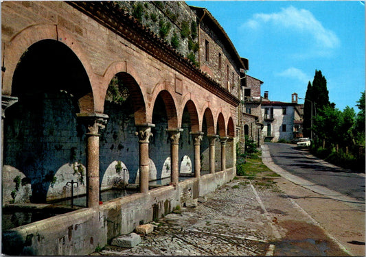 Vintage Postcard The Fountain Scarnabecco Todi Italy Unposted