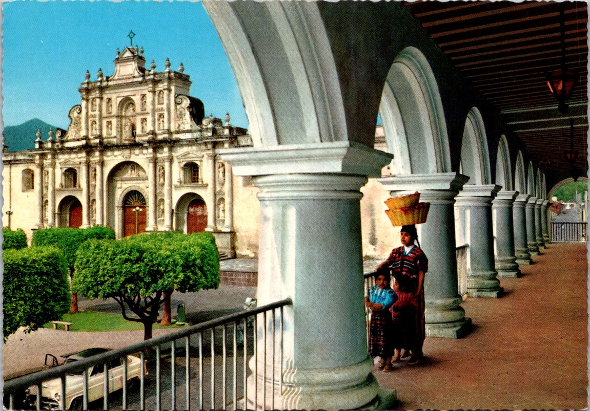 Vintage Postcard Palace Of The Captain Generals And Cathedral Guatemala Unposted