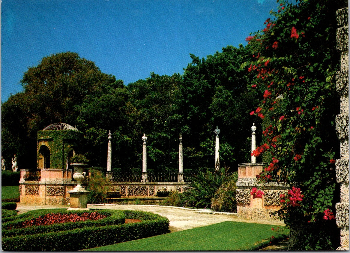 Vintage Postcard Greenery Of The Garden Viscaya Museum And Gardens Miami Florida