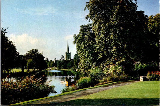 Vintage Postcard Avon And Holy Trinity Church Shakespeare's Resting Place