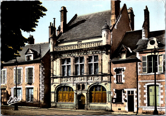 Vintage Postcard The Hôtel de Ville Beaugency Paris France Unposted