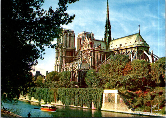 Vintage Postcard View Of  Notre Dame Montebello Wharf Paris France Unposted